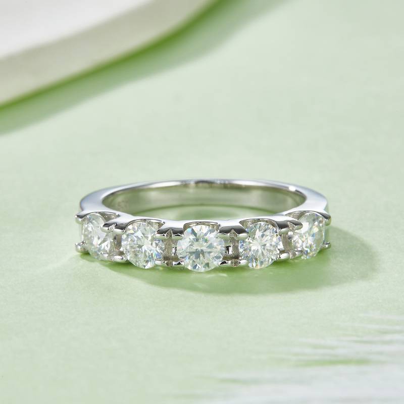 R240311027款S925银镀18K白金莫桑钻厘石女戒4.0mm/1.5ct