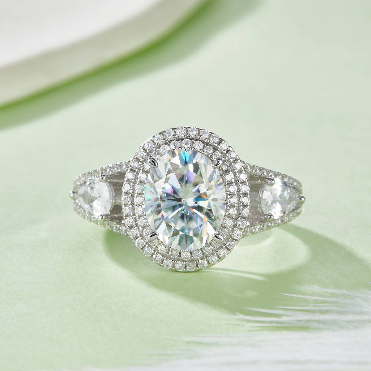 R240321015款S925银镀18K白金蛋形莫桑钻女戒8*10mm/3.0CT