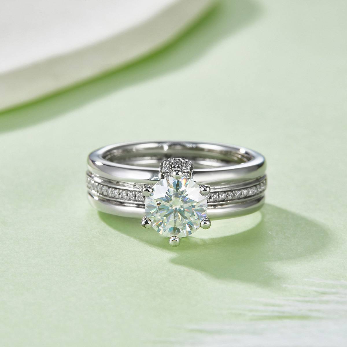 R750026款S925银镀18K白金圆形MoissaniteWomen's Ring1.0ct