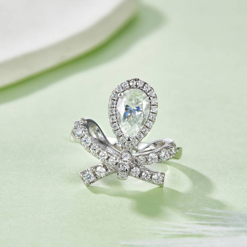 R221126024款S925银镀18K金梨形莫桑钻女戒8*5mm/1.0CT