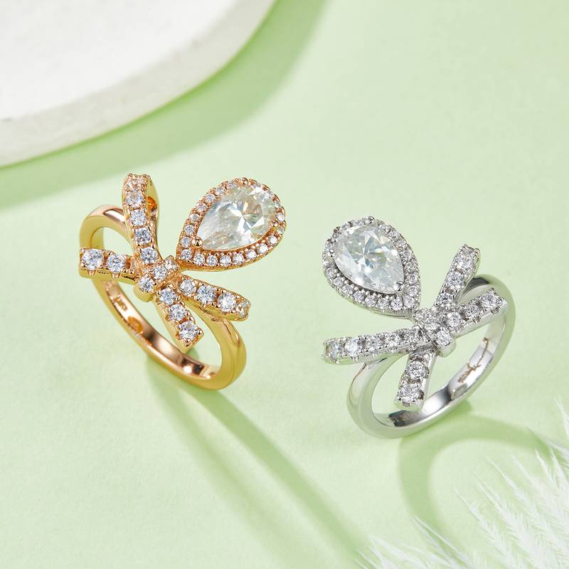 R221126024款S925银镀18K金梨形莫桑钻女戒8*5mm/1.0CT