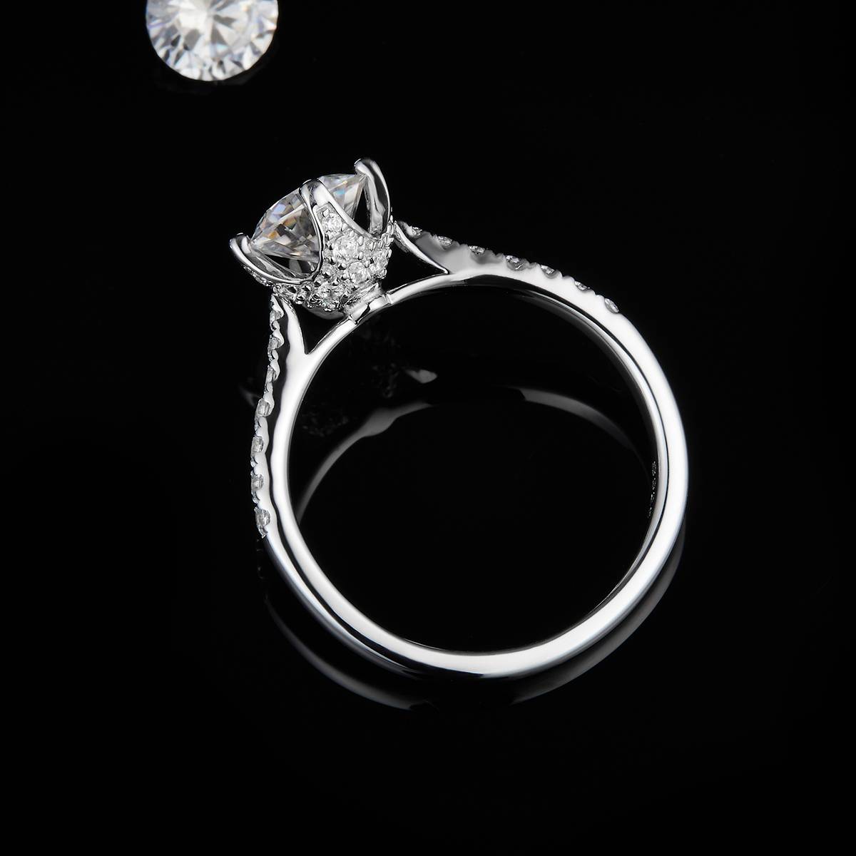 Straight arm micro inlaid four claw women's ring S925 silver plated white gold customized selection main stone Moissanite diamond 1.0ct/secondary stone high carbon diamond