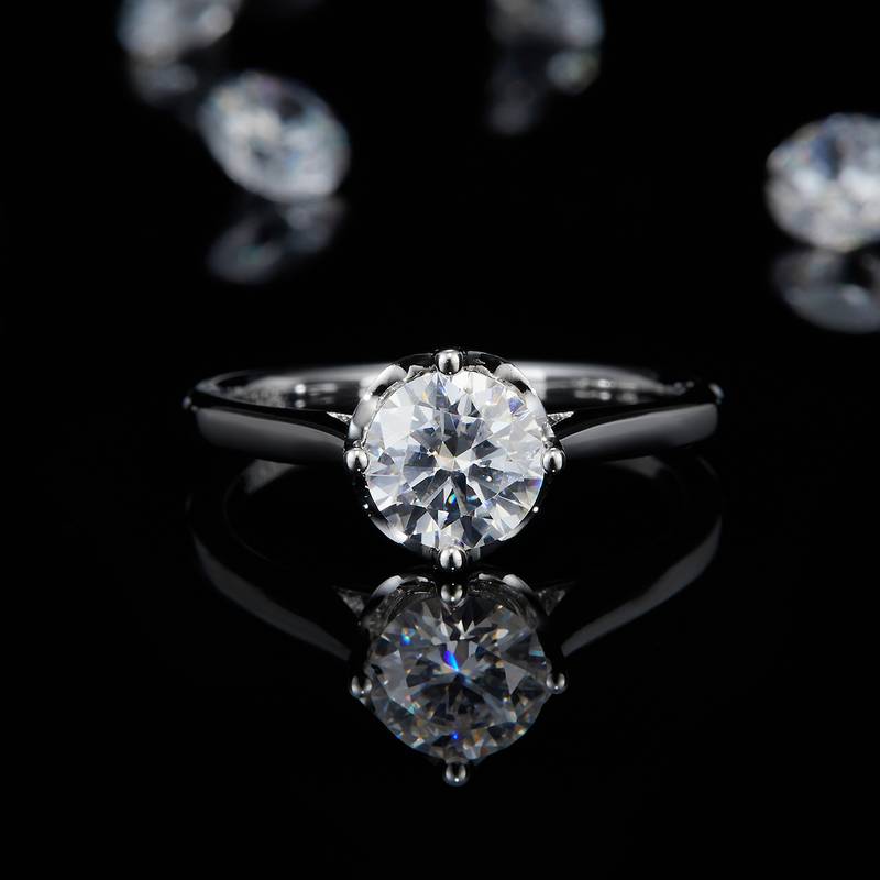 四爪女戒S925银镀白金定制选款主石莫桑钻1.0ct/副石高碳钻