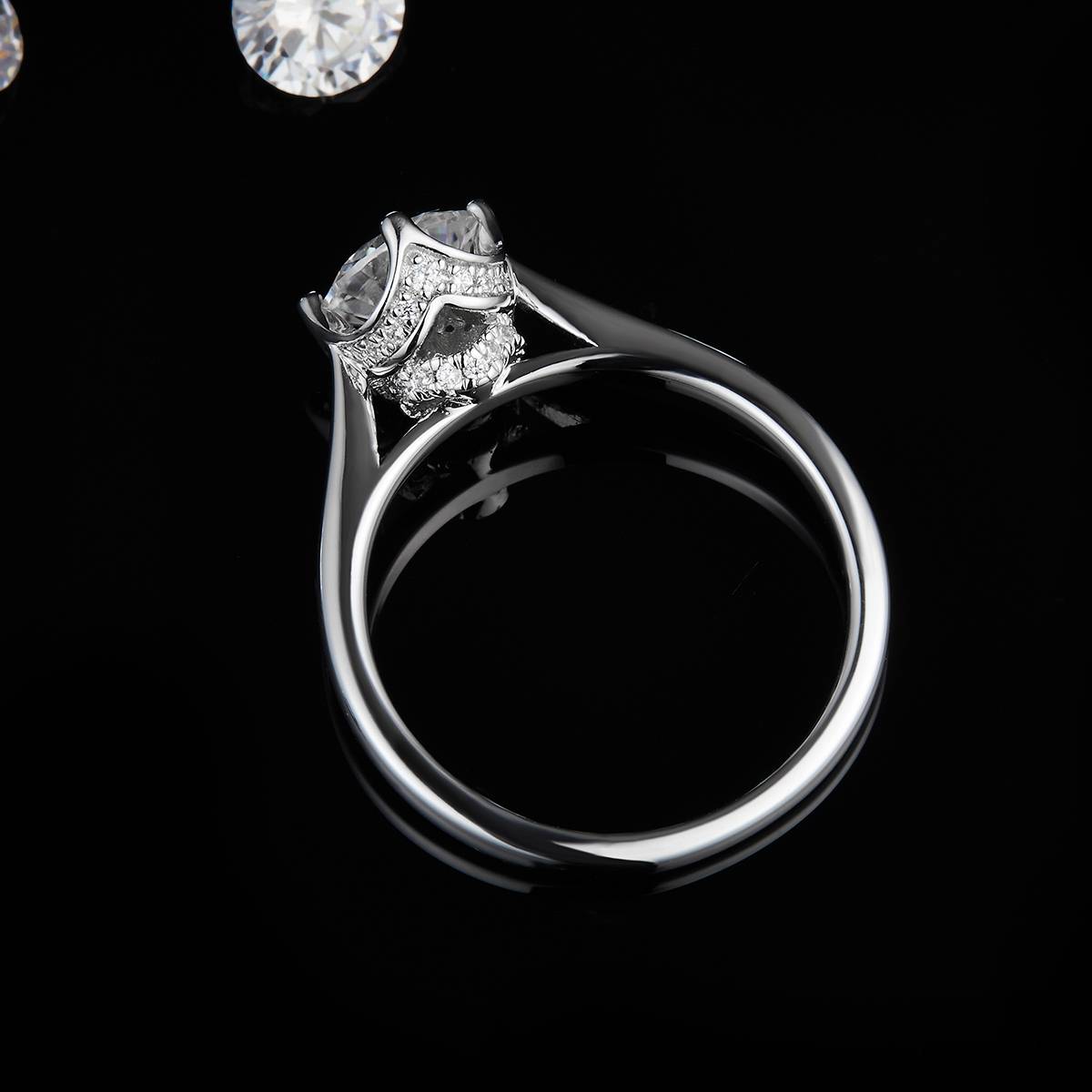 四爪女戒S925银镀白金定制选款主石莫桑钻1.0ct/副石高碳钻