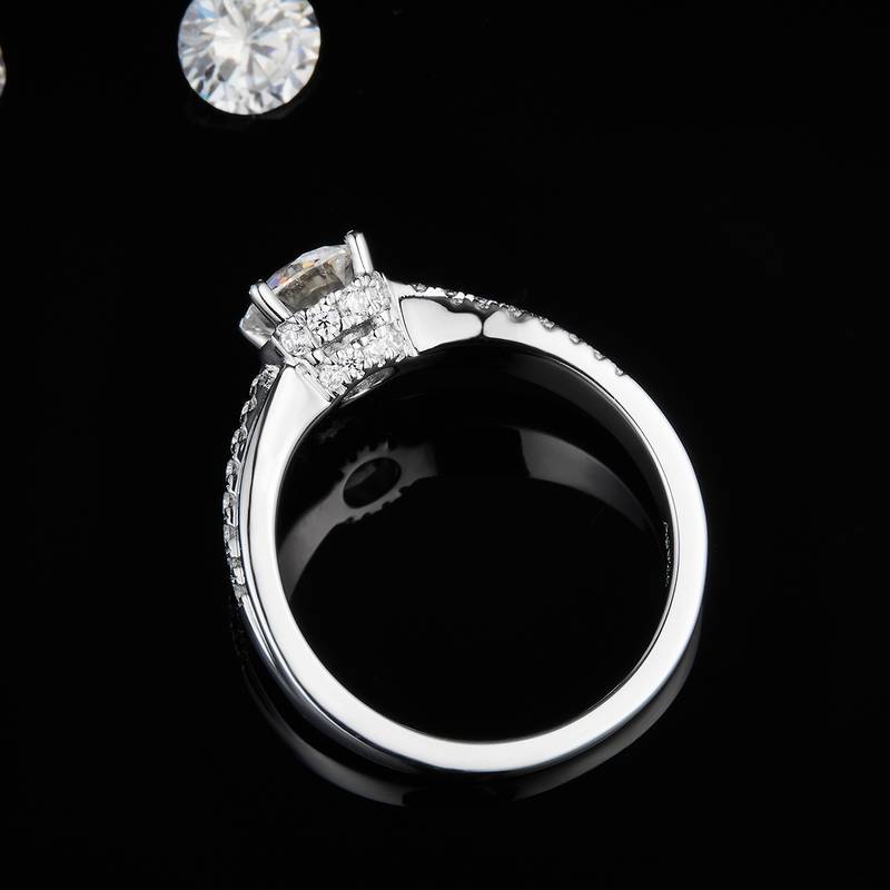 单头S925银镀白金女戒定制选款主石莫桑钻1.0ct/副石高碳钻