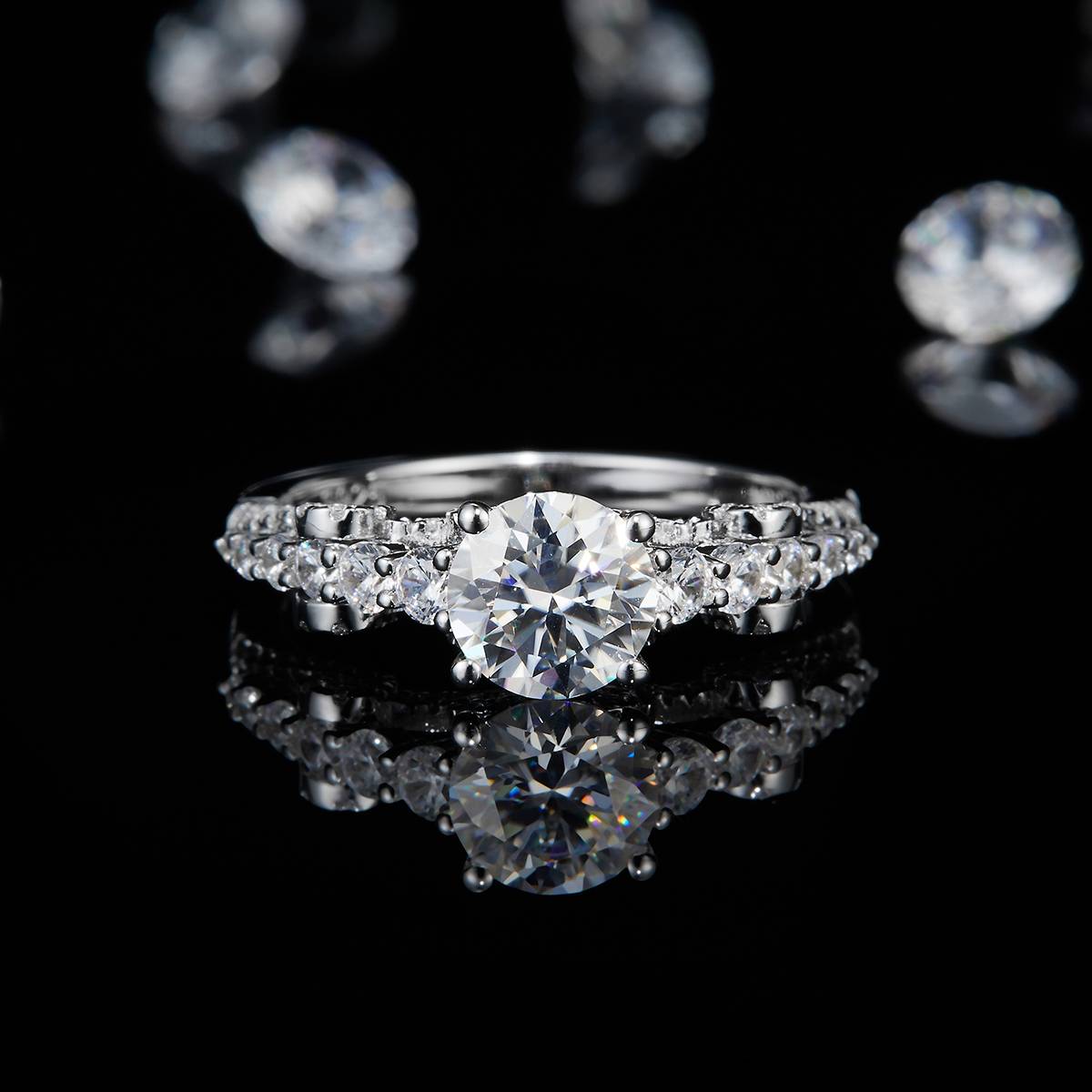 单头S925银镀白金女戒定制选款主石莫桑钻1.0ct/副石高碳钻