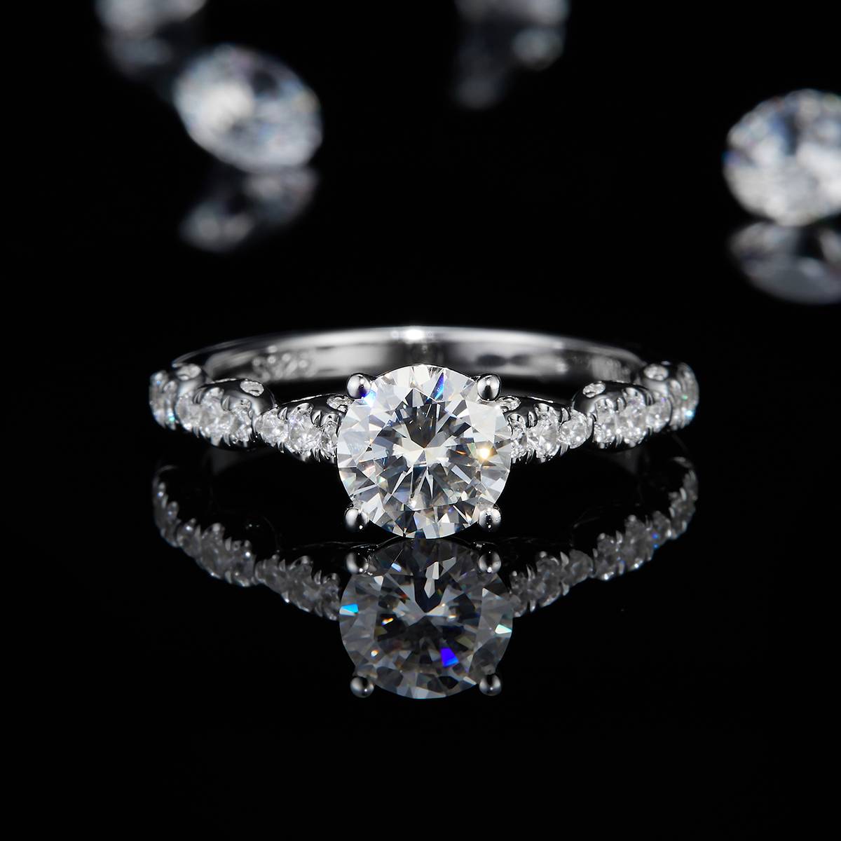 Single Head S925 Silver Plated Platinum Women's Ring Customized Selection Main Stone Moissanite 1.0ct/Secondary Stone High Carbon Diamond