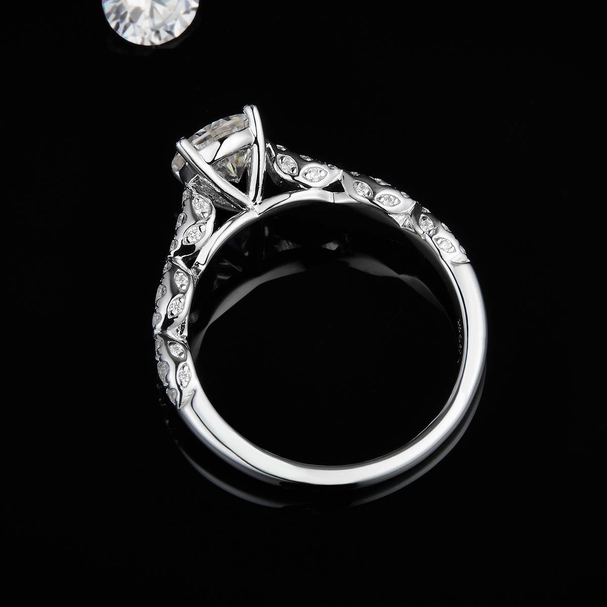 Single Head S925 Silver Plated Platinum Women's Ring Customized Selection Main Stone Moissanite 1.0ct/Secondary Stone High Carbon Diamond