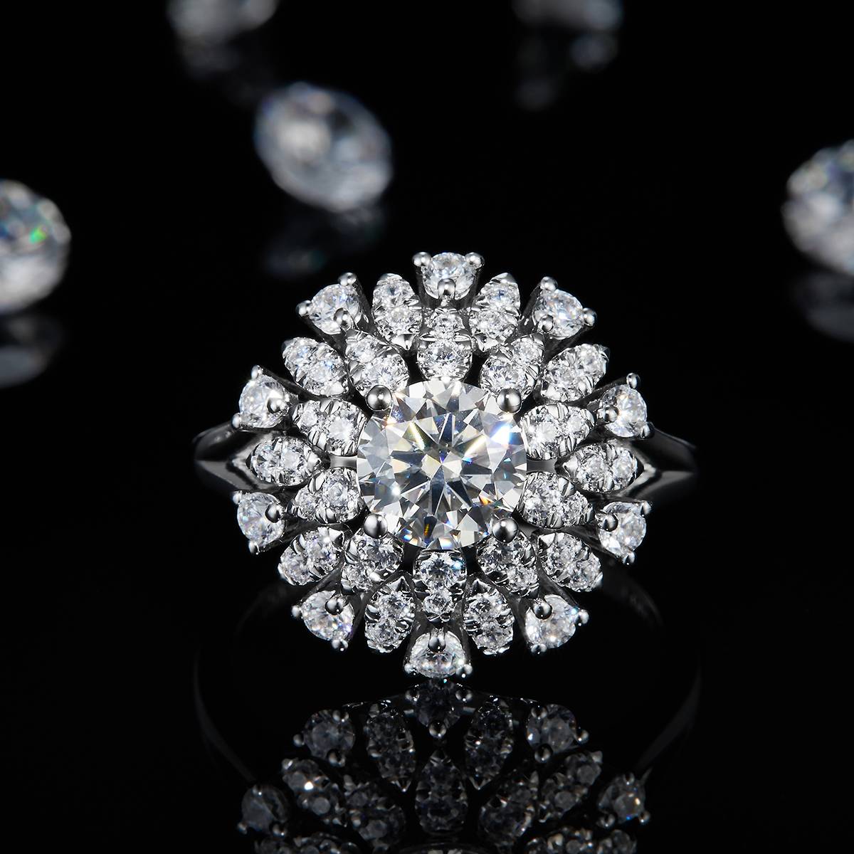 豪华满钻女戒S925银镀白金定制选款主石莫桑钻1.0ct/副石高碳钻