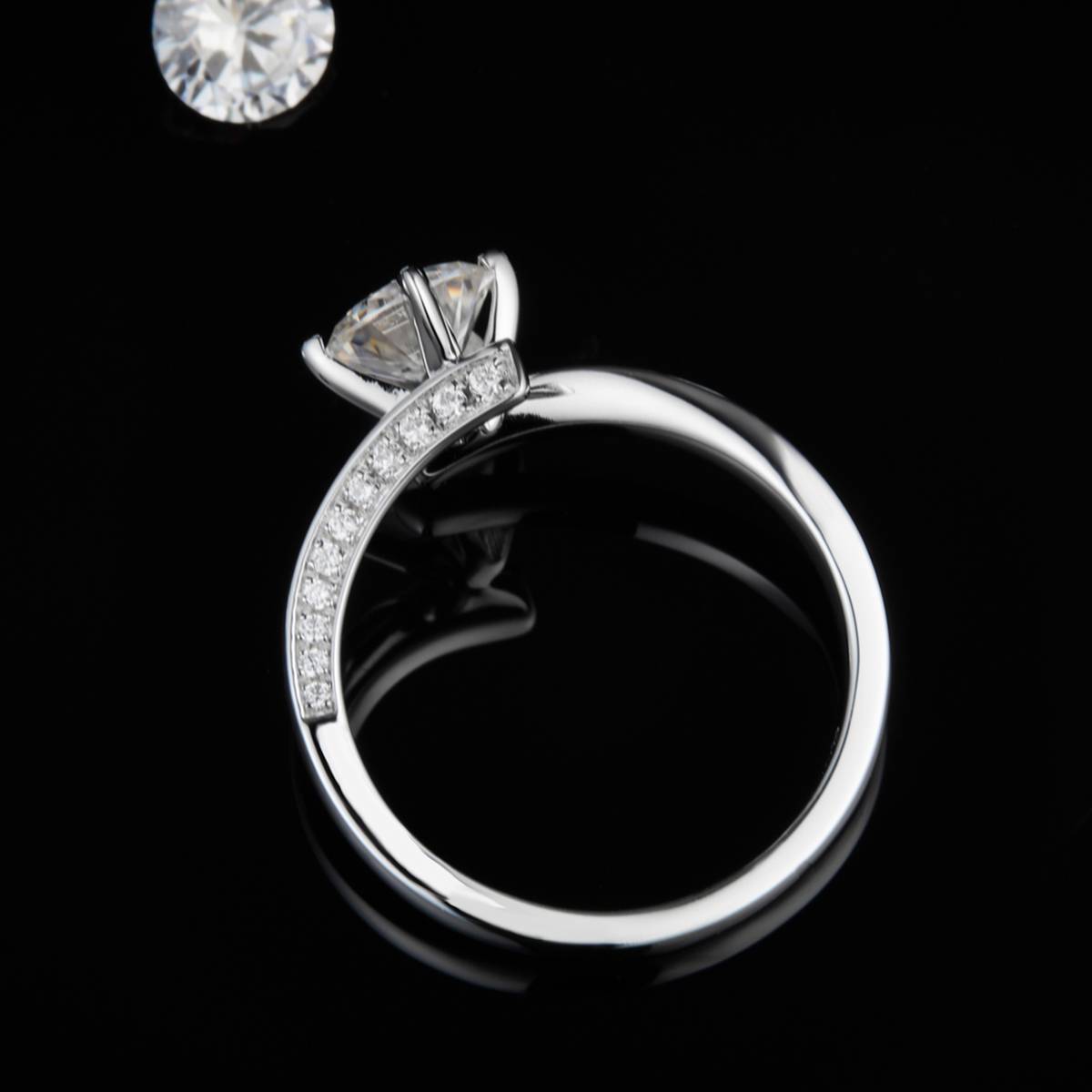Twisted Arm Women's Ring S925 Silver Plated Platinum Customized Selection Main Stone Moissanite Diamond 1.0ct/Secondary Stone High Carbon Diamond