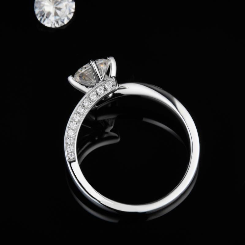 扭臂Women's RingS925银镀白金定制选款主石Moissanite1.0ct/副石高碳钻