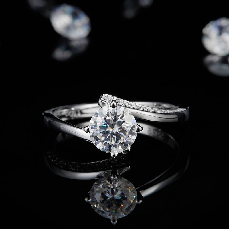 扭臂Women's RingS925银镀白金定制选款主石Moissanite1.0ct/副石高碳钻