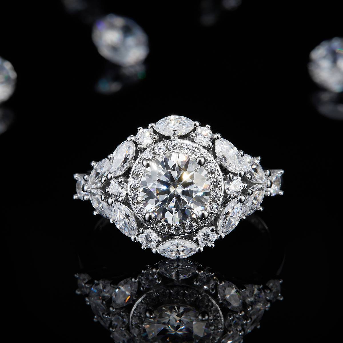 轻奢满钻圆包女戒S925银镀白金定制选款主石莫桑钻1.0ct/副石高碳钻