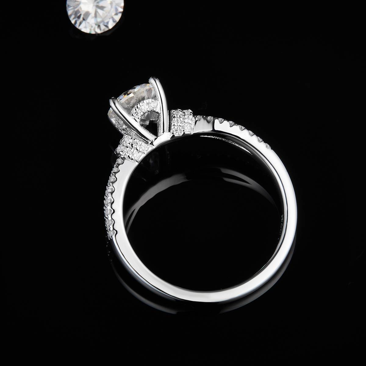 单头女戒S925银镀白金定制选款主石莫桑钻1.0ct/副石高碳钻