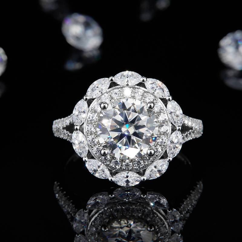 豪华圆包女戒S925银镀白金定制选款主石莫桑钻2.0ct/副石高碳钻