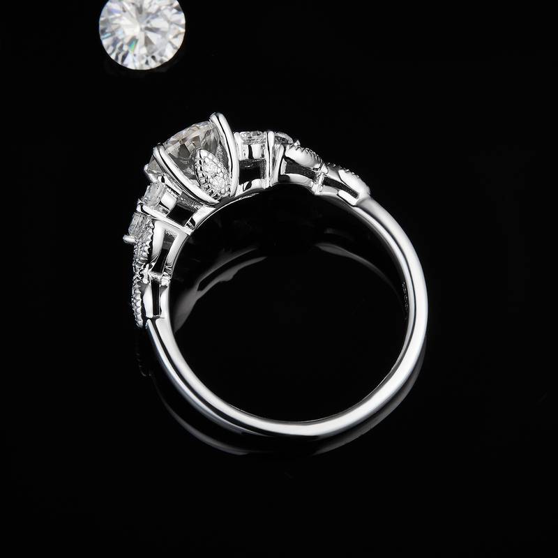 Affordable Luxury四爪Women's RingS925银镀白金定制选款主石Moissanite1.0ct/副石高碳钻