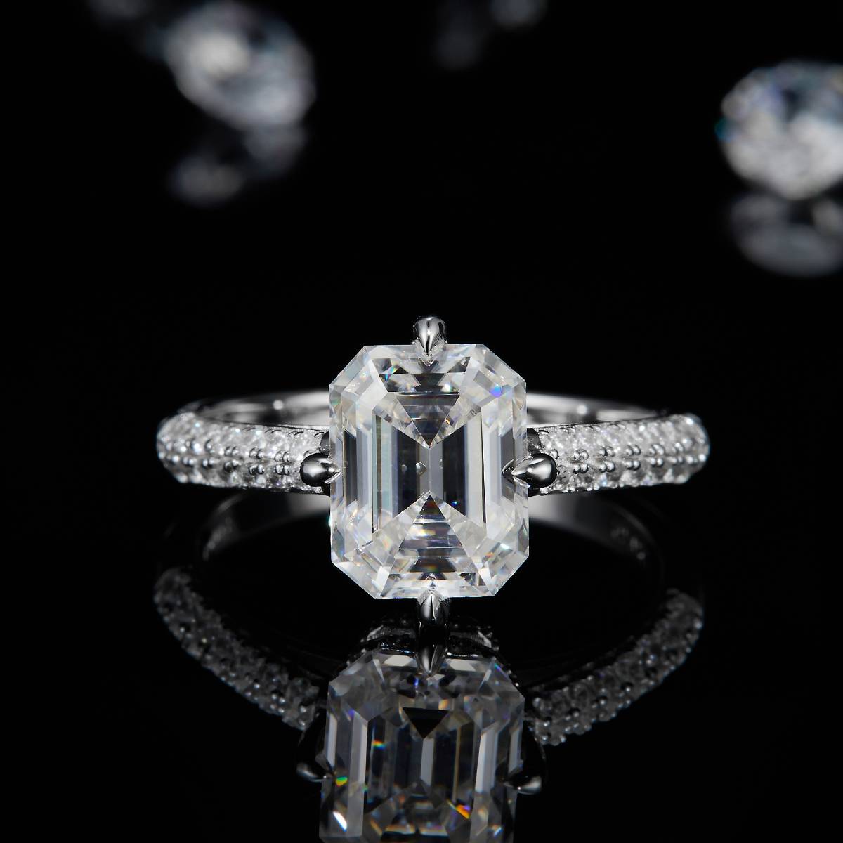 Emerald Cut Women's Ring S925 Silver Plated Platinum Customized Selection Main Stone Moissanite Diamond 3.0ct/Secondary Stone High Carbon Diamond