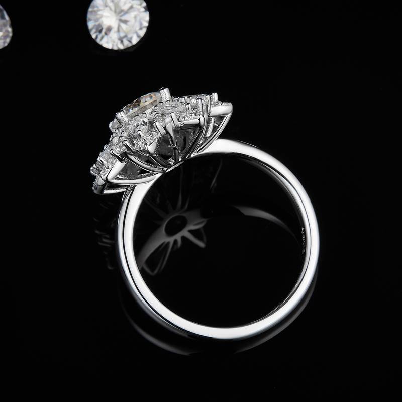 豪华太阳花女戒S925银镀白金定制选款主石莫桑钻1.0ct/副石高碳钻