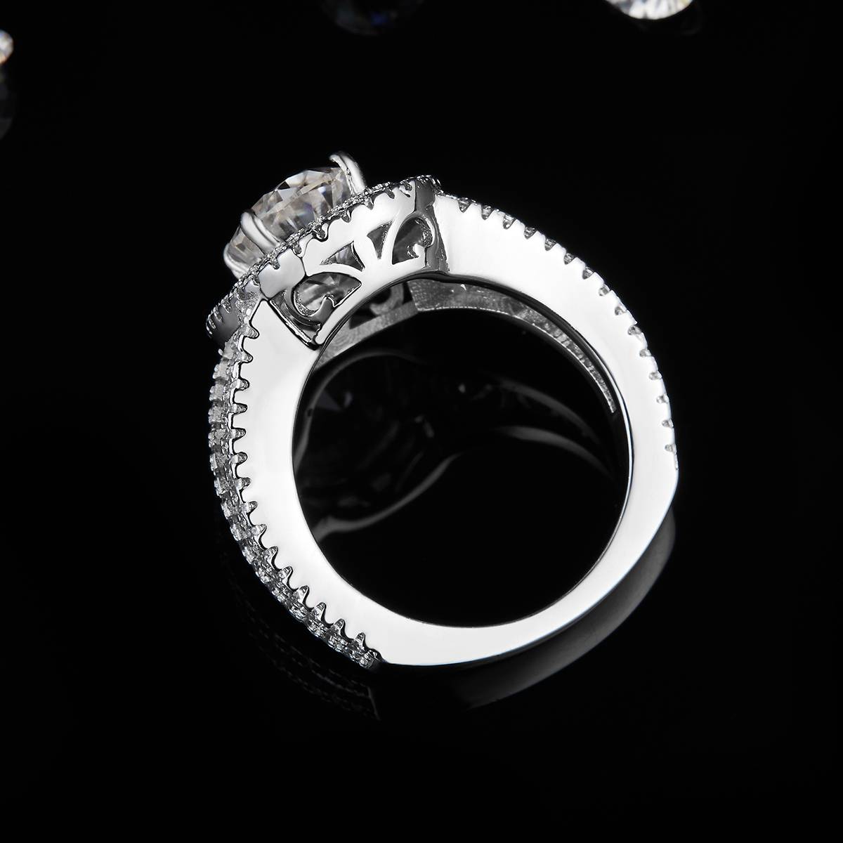 Exquisite egg shaped women's ring S925 silver plated platinum custom selection main stone moissanite diamond 2.5ct/secondary stone high carbon diamond