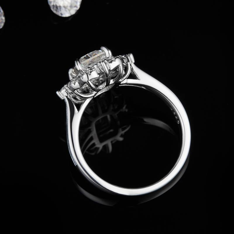 雷迪恩女戒S925银镀白金定制选款主石莫桑钻2.5ct/副石高碳钻