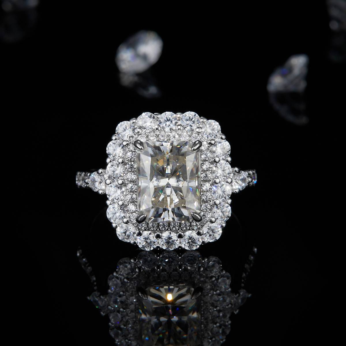 雷迪恩女戒S925银镀白金定制选款主石莫桑钻3.0ct/副石高碳钻
