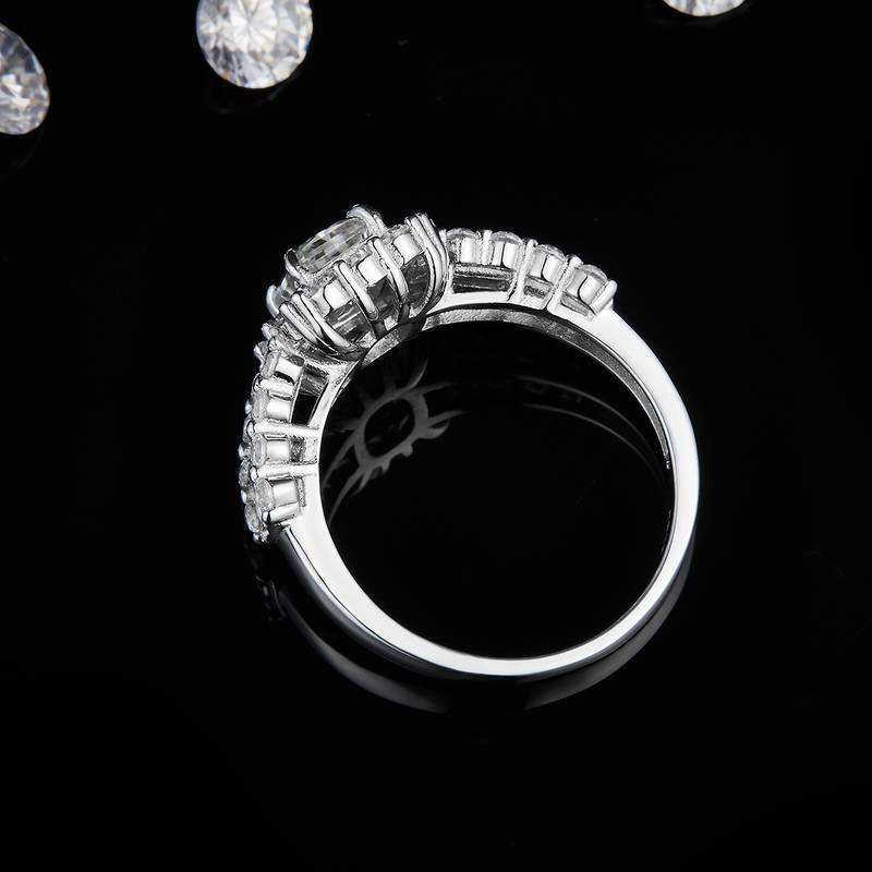 祖母绿切割女戒S925银镀白金定制选款主石莫桑钻1.0ct/副石高碳钻