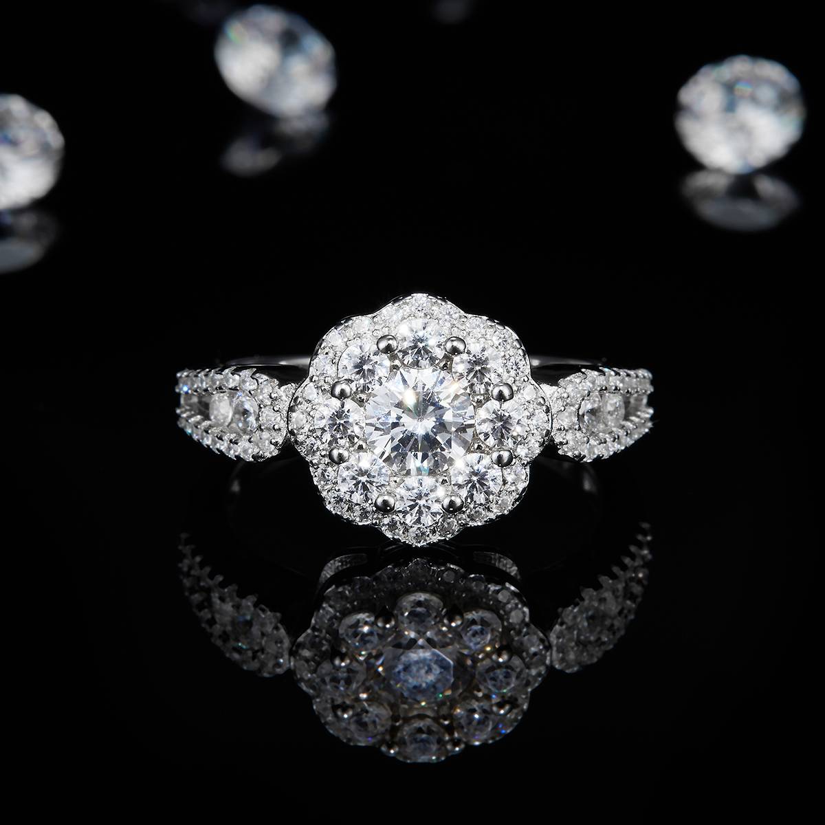 轻奢满钻女戒S925银镀白金定制选款主石莫桑钻0.5ct/副石高碳钻