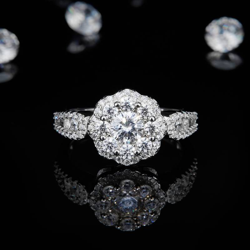 Affordable Luxury满钻Women's RingS925银镀白金定制选款主石Moissanite0.5ct/副石高碳钻