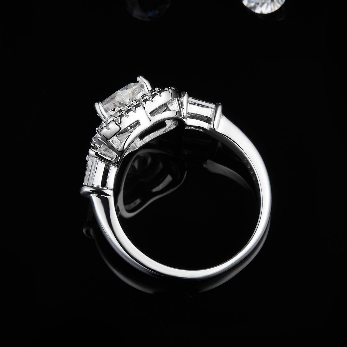 Heart shaped Women's Ring S925 Silver Plated Platinum Customized Selection Main Stone Moissanite 1.0ct/Secondary Stone High Carbon Diamond