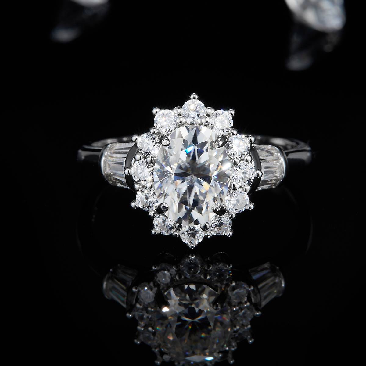 蛋形女戒S925银镀白金定制选款主石莫桑钻1.5ct/副石高碳钻