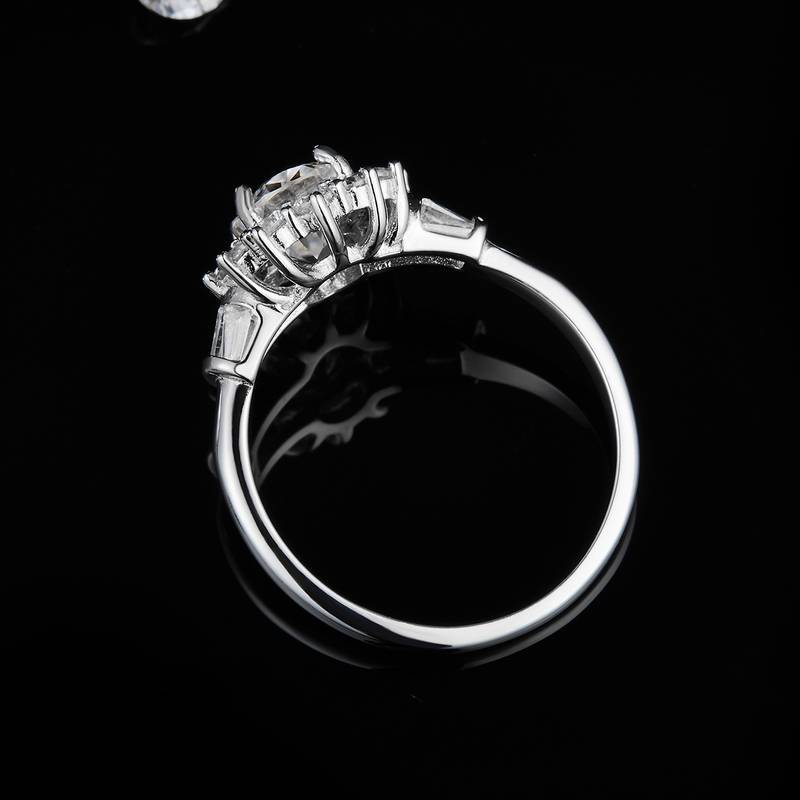 蛋形Women's RingS925银镀白金定制选款主石Moissanite1.5ct/副石高碳钻