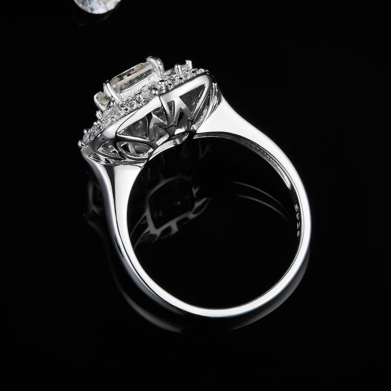 公主方女戒S925银镀白金定制选款主石莫桑钻1.0ct/副石高碳钻