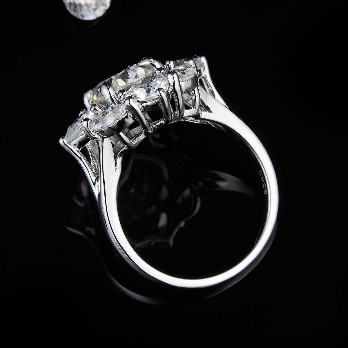 Egg shaped Women's Ring S925 Silver Plated Platinum Customized Selection Main Stone Moissanite Diamond 3.0ct/Secondary Stone High Carbon Diamond