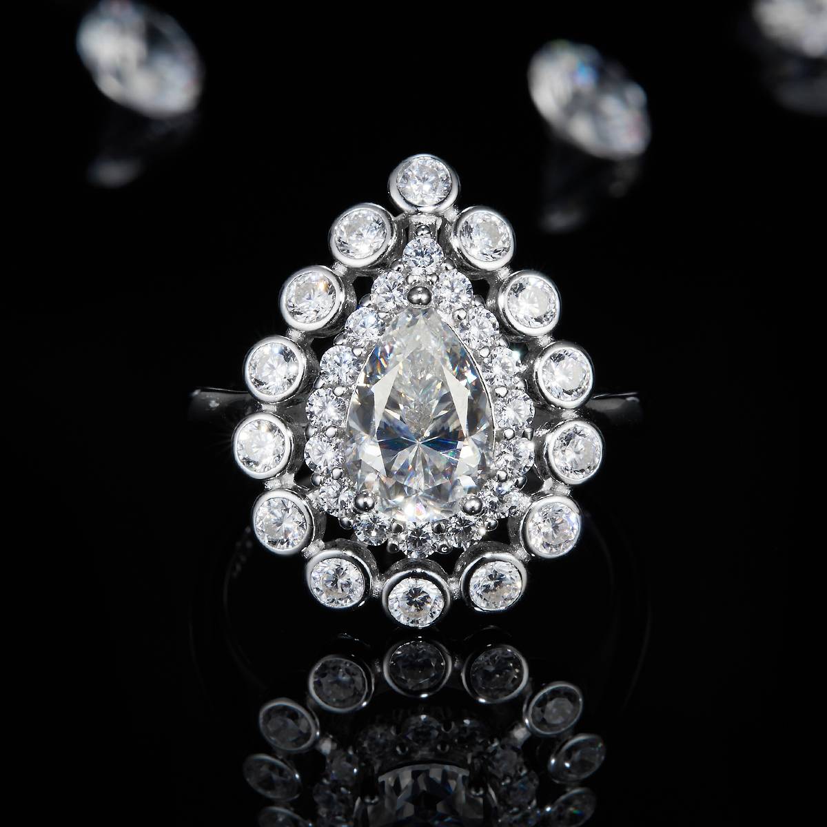 水滴女戒S925银镀白金定制选款主石莫桑钻1.5ct/副石高碳钻