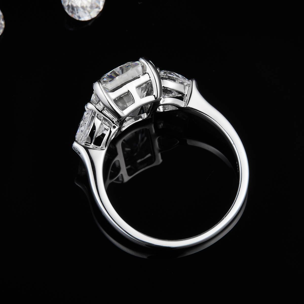 三石女戒S925银镀白金定制选款主石莫桑钻5.0ct/副石莫桑钻