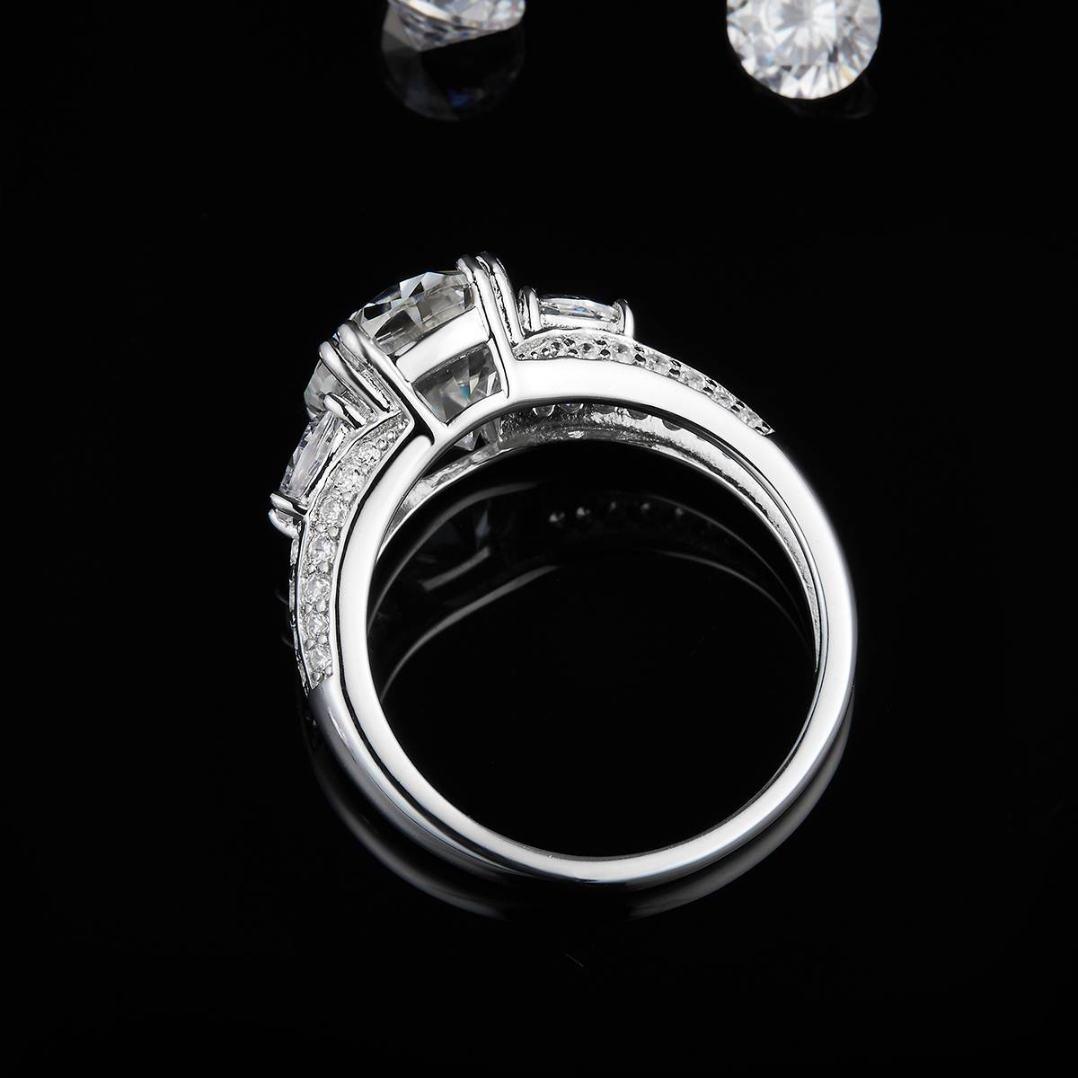 Luxury Three Stone Women's Ring S925 Silver Plated Platinum Women's Ring Customized Selection Main Stone Moissanite Diamond 5.0ct/Secondary Stone High Carbon Diamond