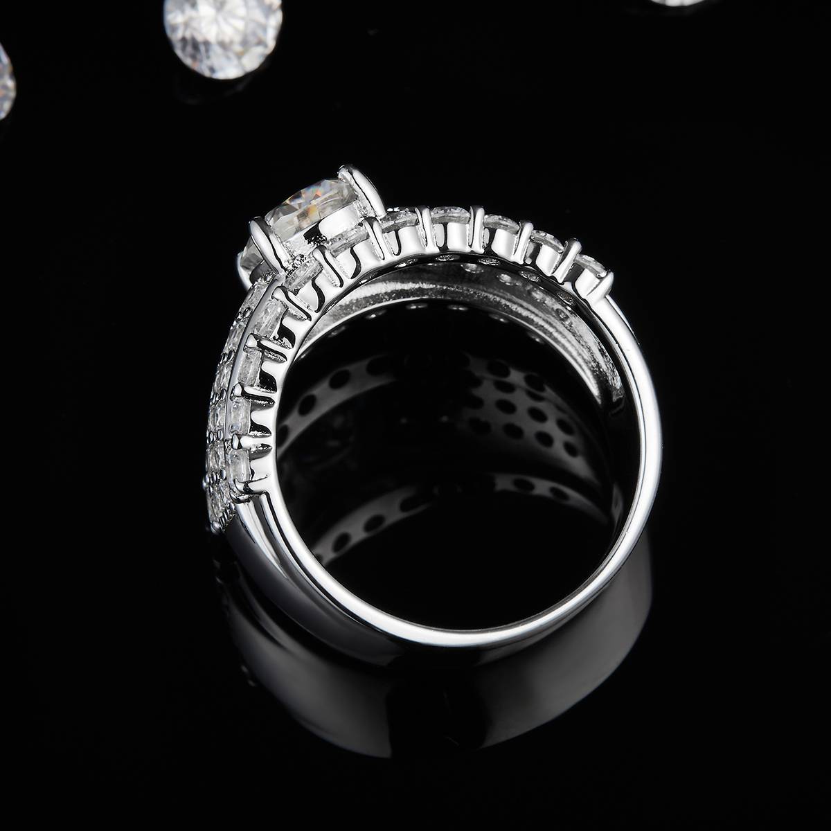 豪华满钻蛋形女戒S925银镀白金定制选款主石莫桑钻2.0ct/副石高碳钻