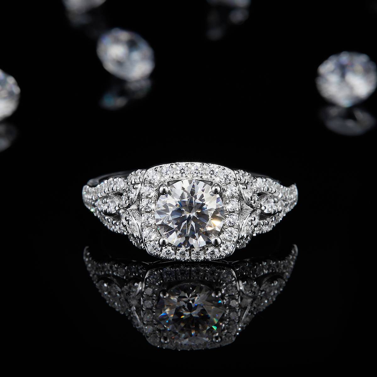 Luxury Full Diamond Women's Ring S925 Silver Plated Platinum Customized Selection Main Stone Moissanite 1.0ct/Secondary Stone High Carbon Diamond
