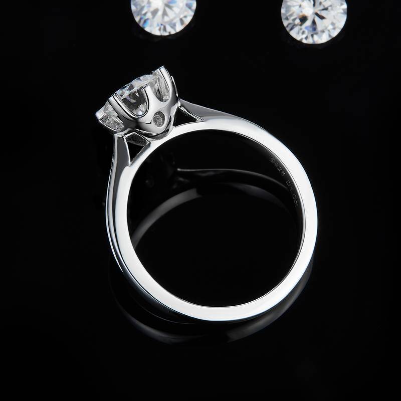 花苞六爪女戒S925银镀白金定制主石莫桑钻1.0ct/副石高碳钻