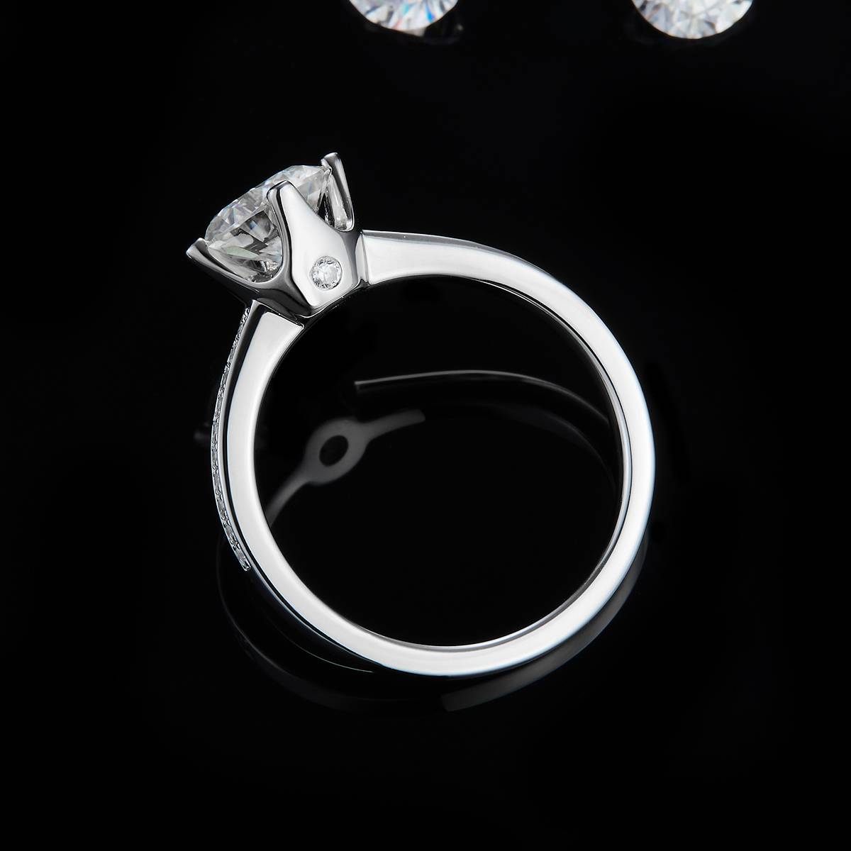 Straight arm micro inlaid four claw women's ring S925 silver plated platinum customized main stone moissanite  1.0ct/secondary stone high carbon diamond