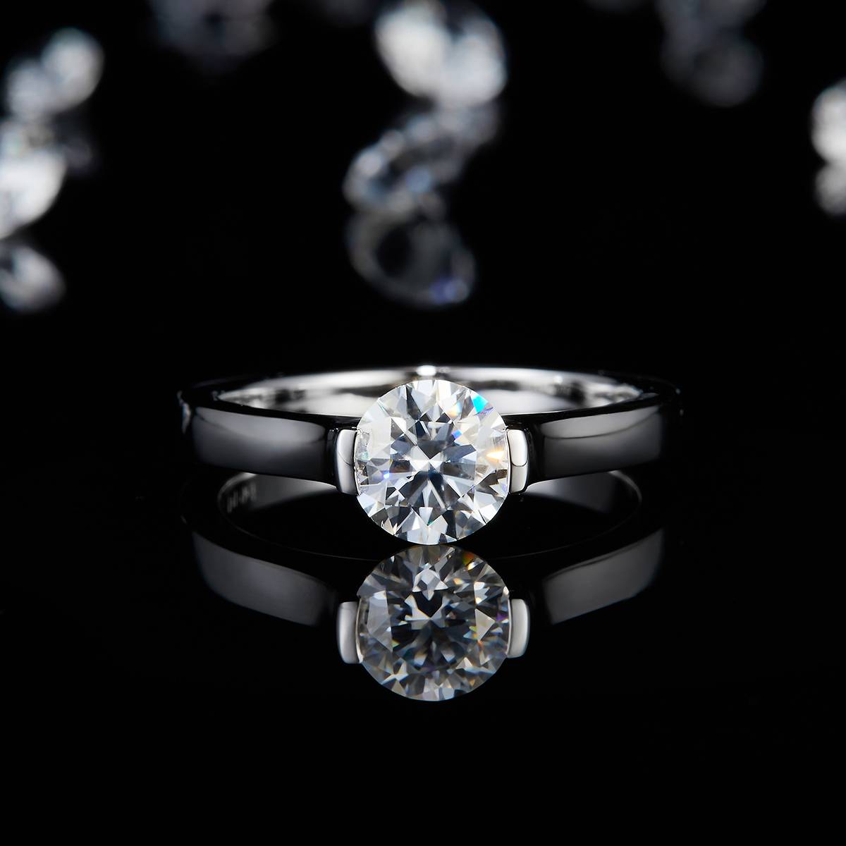 Simple and stylish round women's ring S925 silver plated platinum customized main stone moissanit  1.0ct