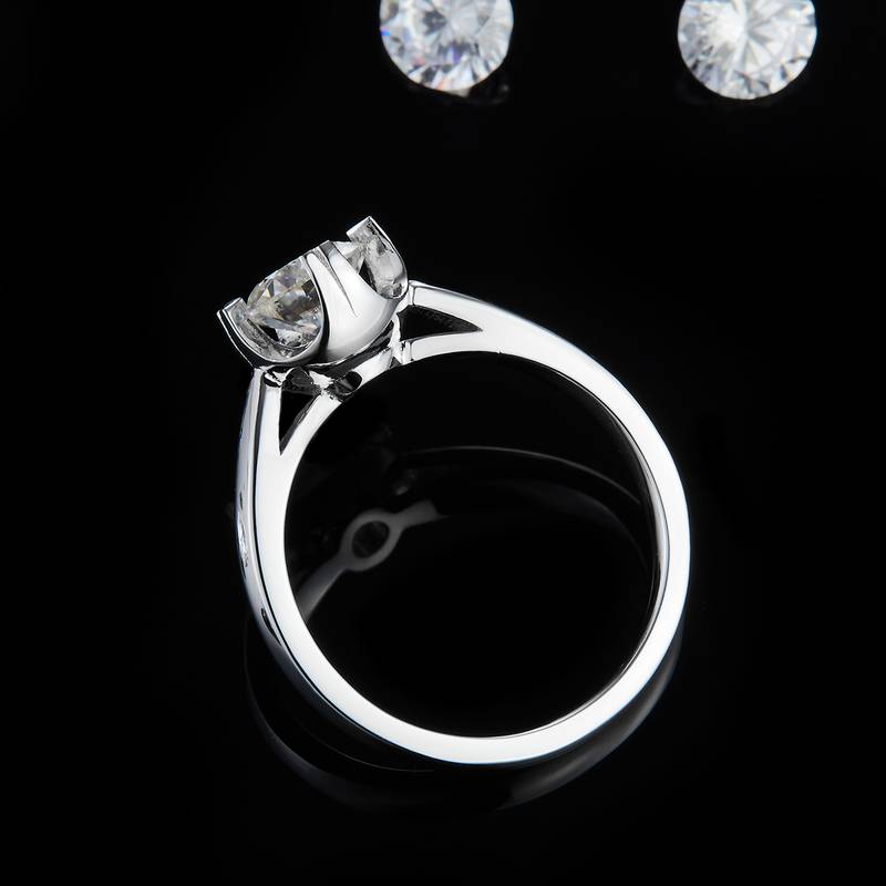 Love Four Claw Women's Ring S925 Silver Plated Platinum Customized Main Stone Moissanite Diamond 1.2ct