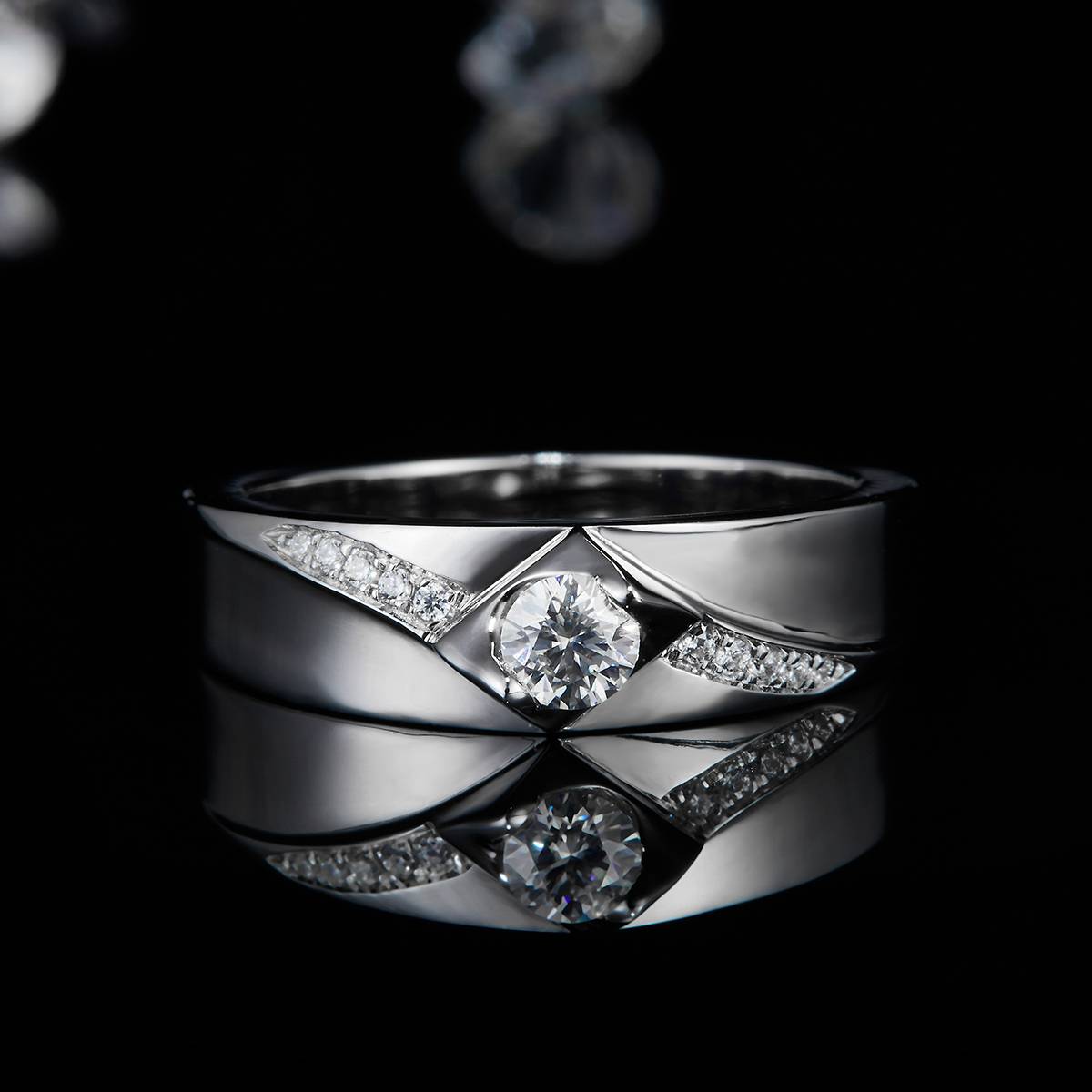 Fashionable men's ring S925 silver plated platinum customized secondary stone moissanite  0.26ct