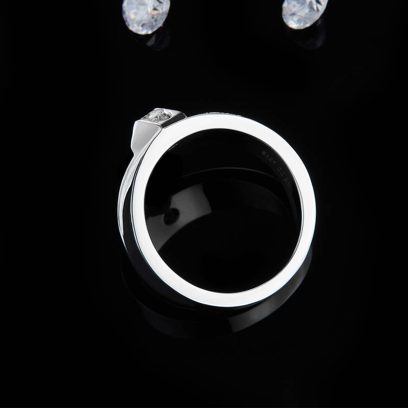 Fashionable men's ring S925 silver plated platinum customized secondary stone moissanite diamond 0.26ct