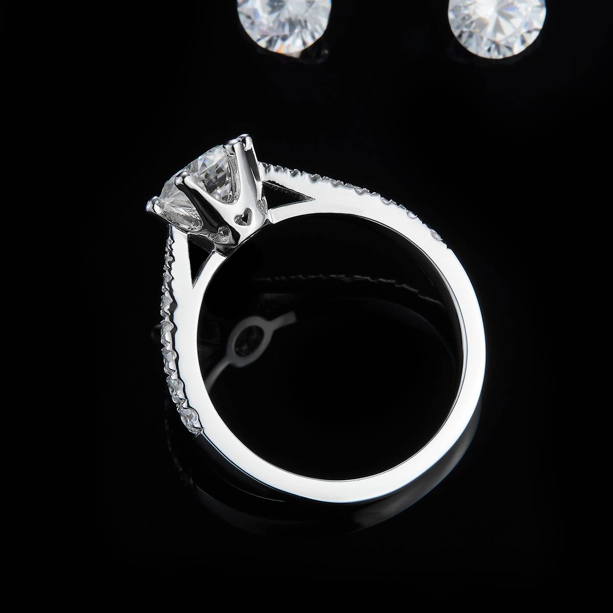 Straight arm micro inlaid heart-shaped six claw women's ring S925 silver plated platinum customized main stone Moissanite  1.0ct/secondary stone high carbon diamond