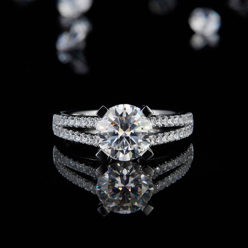 豪镶四爪女戒S925银镀白金定制莫桑钻2.0ct