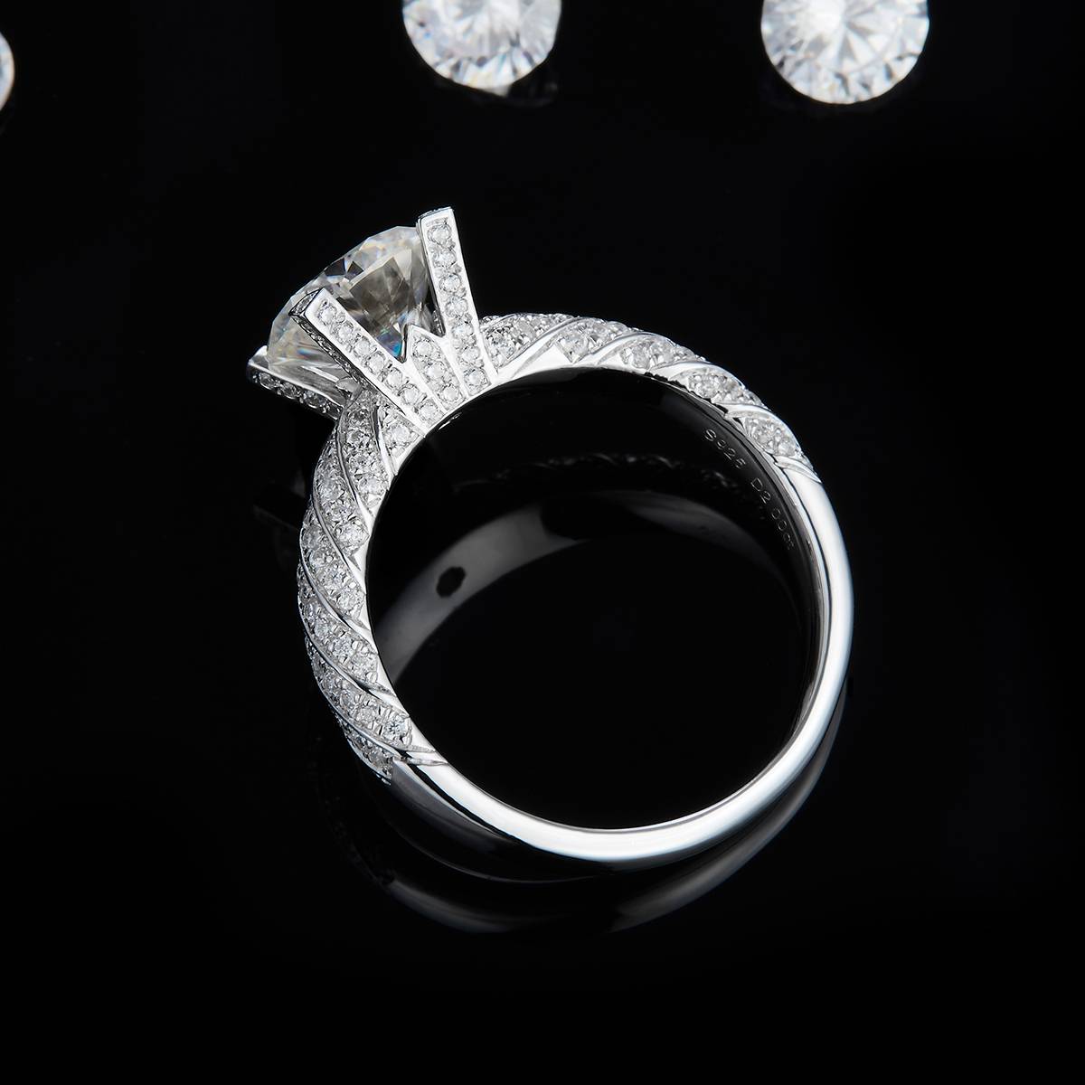 Four Claw Personalized Diamond Set Women's Ring S925 Silver Plated Platinum Customized Main Stone Moissanite Diamond 2.0ct/Secondary Stone High Carbon Diamond
