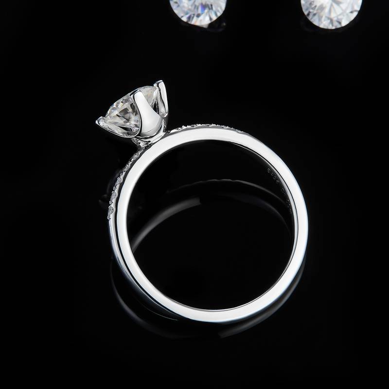 Micro inlaid four claw women's ring S925 silver plated platinum customized main stone moissanite 1.0ct/secondary stone high carbon diamond
