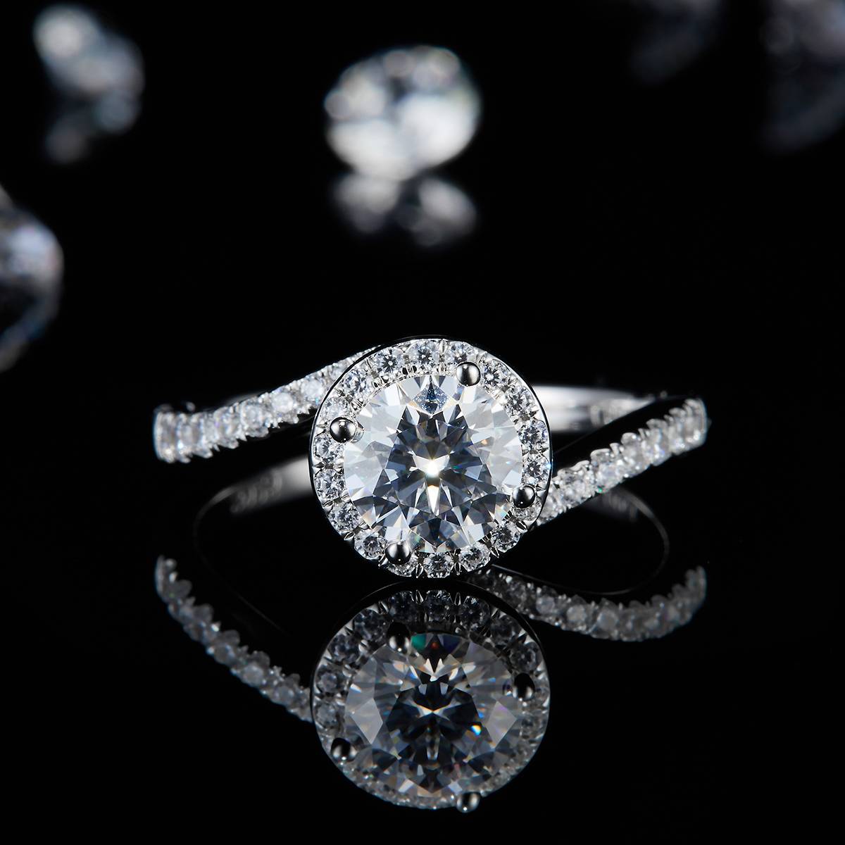 Twisted arm round bag women's ring S925 silver plated platinum custom selection main stone moissanite diamond 1.0ct/secondary stone high carbon diamond
