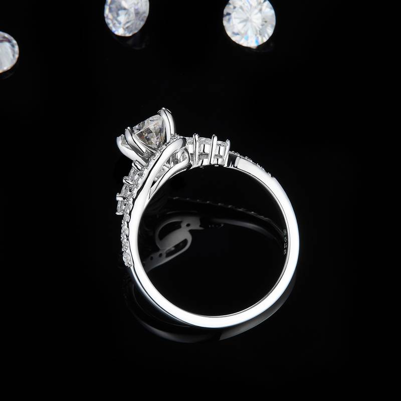 扭臂Women's RingS925银镀白金定制选款主石Moissanite1.0ct/副石高碳钻